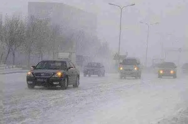 暴风雪路段开车游戏攻略-暴雪路段安全驾驶技巧