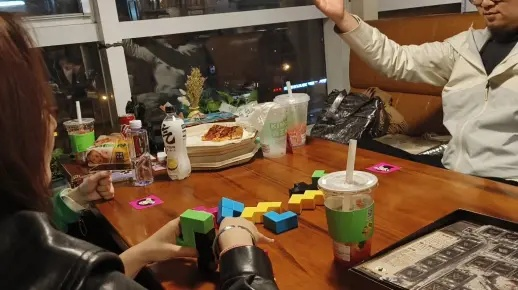 三个人聚会能玩什么有趣的游戏？