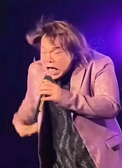 长的丑活的久这首歌到底啥来头