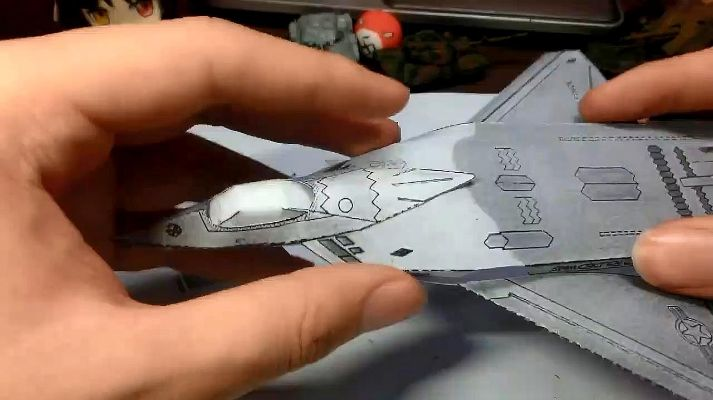 F22猛禽战斗机A4纸折法教程,如何用一张纸折出逼真战机